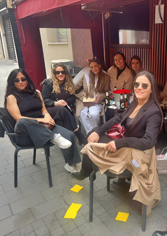 Chicas bebiendo en Despedida de Soltera